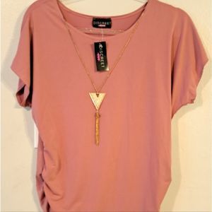 ‎Discreet Top With Necklace